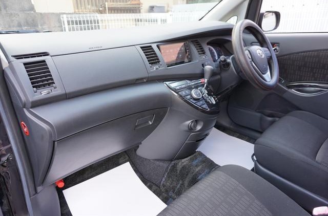 2013 TOYOTA ISIS PLATANA